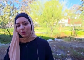 Alina Angel Teacher Gets A Facial While Wearing A Hijab