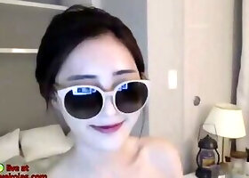Korean hot cam babe with wonderful boobs