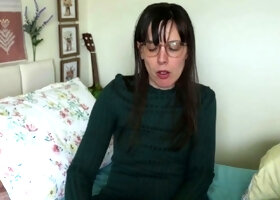 Sexy brunette wearing stockings masturbates webcam