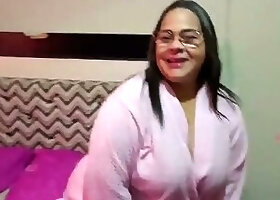Young masseur gropes me, and I take his cock in my mouth until he cums inside (CREAMPIE)