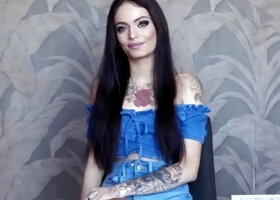 Clara Mia The Beauty Embracing A Bold Casting Call With