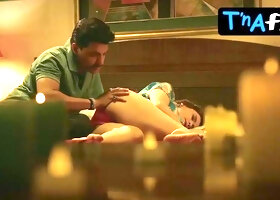 Leena Singh Sexy Scene  in Daddy Cool